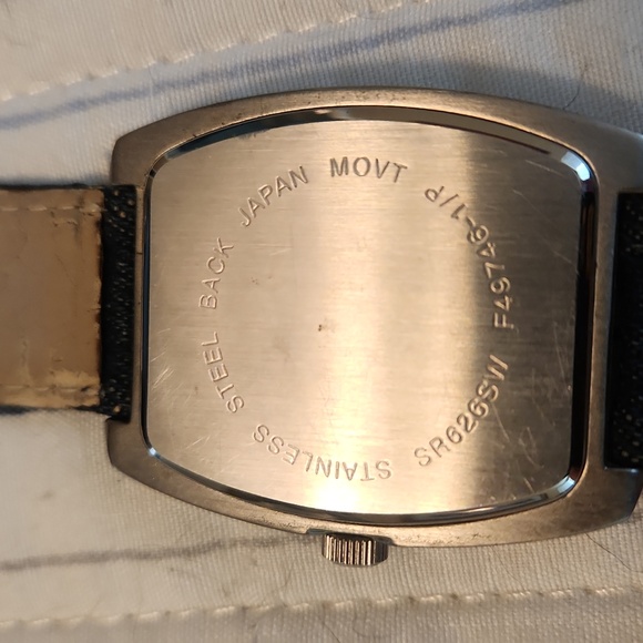 Retro Watch - Picture 2 of 2